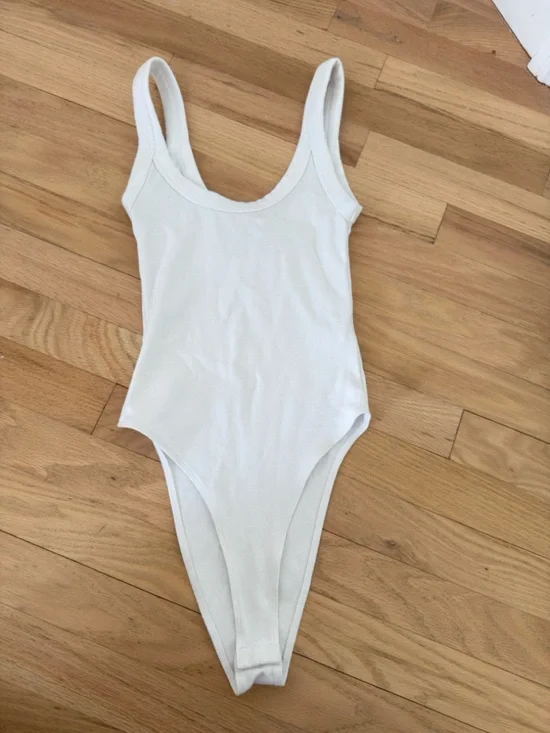 Zara black & white ribbed bodysuit - Picture 2 of 2